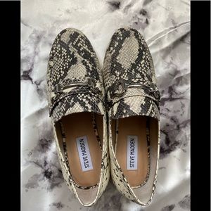BNWOT Steve Madden Gettie Natural Exotic Flats